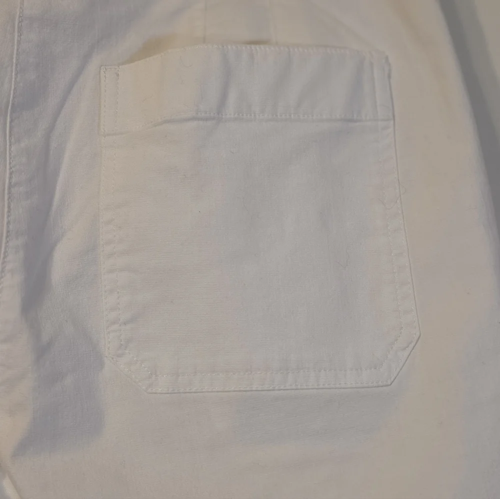 Talbots Cream Cropped Pants with Gold Buttons, PXL